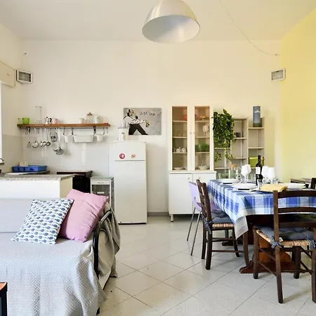 Casa Aurora Con Giardino Holiday home *